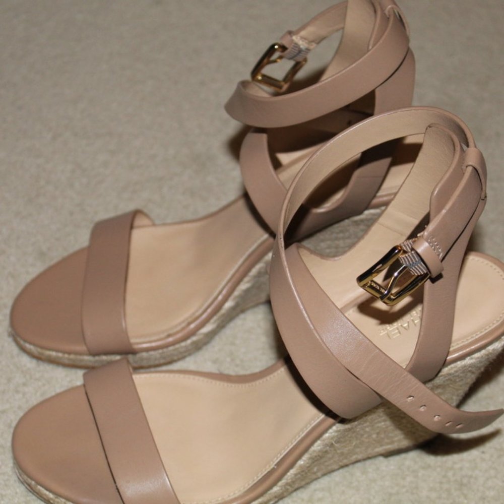 Michael Kors Tan wedges